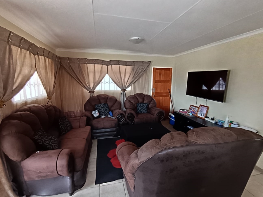 2 Bedroom Property for Sale in Freedom Park North West